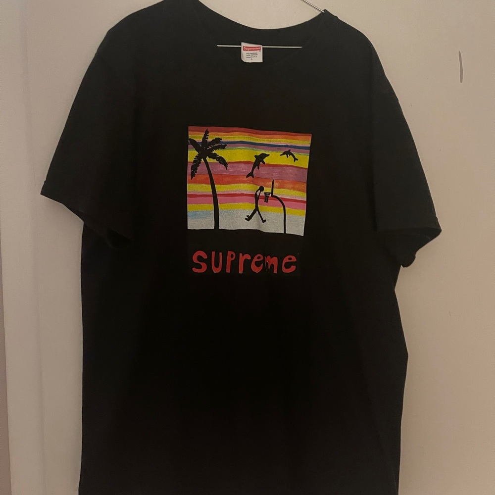 Supreme tee size large